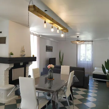 Maison Christy, Spacieux, Calme Avec Jardin *