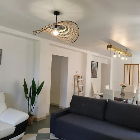 Апартаменты Maison Christy, Spacieux, Calme Avec Jardin