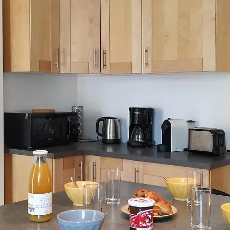 Daire Maison Christy, Spacieux, Calme Avec Jardin *