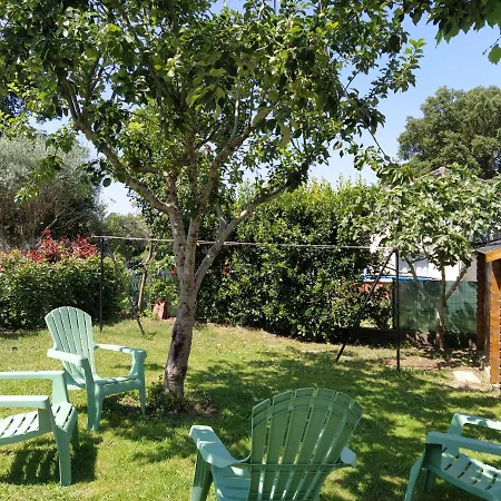 Maison Christy, Spacieux, Calme Avec Jardin Апартаменты *