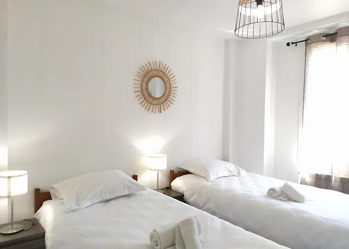 Maison Christy, Spacieux, Calme Avec Jardin *